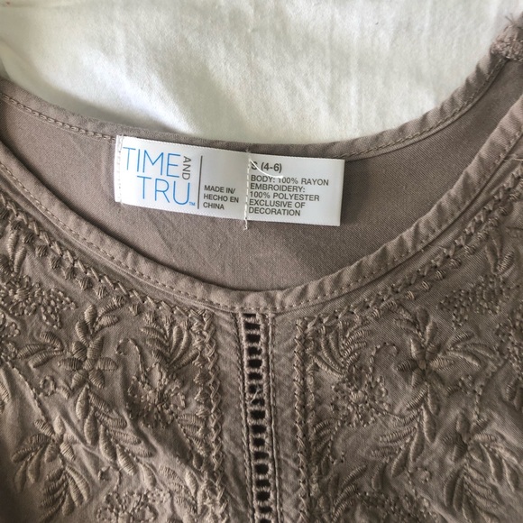 Cute gray blouse - Picture 4 of 5